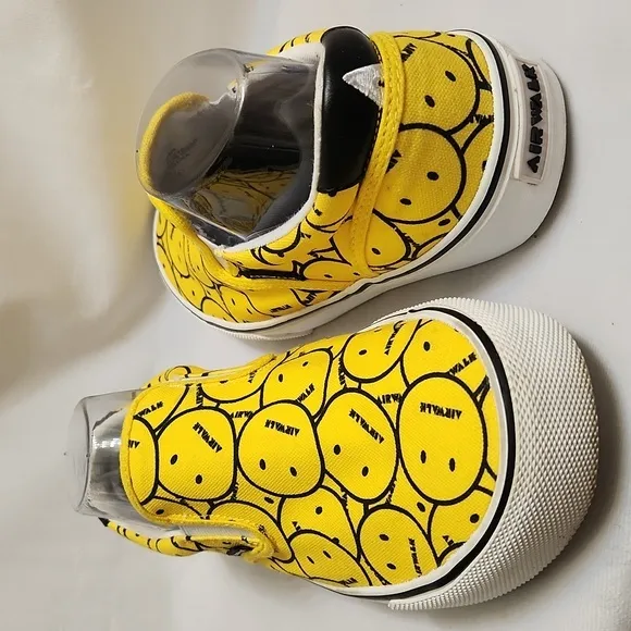 Airwalk Smiley Face Waride Yellow Black Slip-on sneakers (m size 9.5)