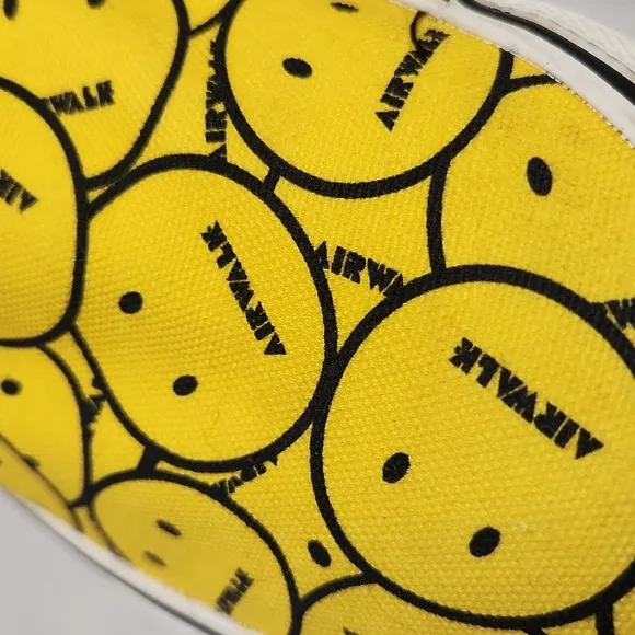 Airwalk Smiley Face Waride Yellow Black Slip-on sneakers (m size 9.5)