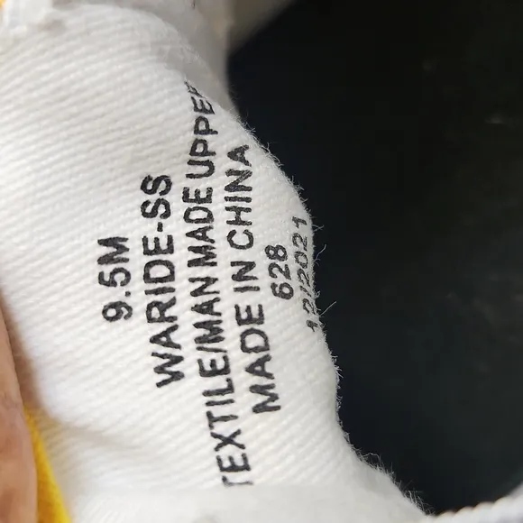 Airwalk Smiley Face Waride Yellow Black Slip-on sneakers (m size 9.5)