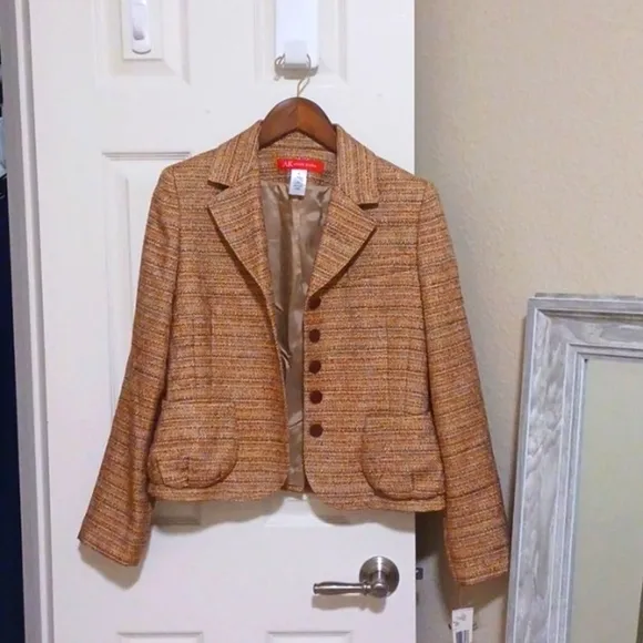 AK Cropped Tweed Blazer