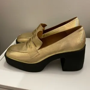 AKAADA Yoko Gold Patent Leather Chunky Loafers size 40 brand new condition