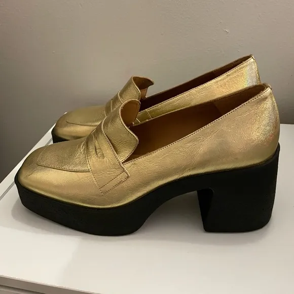 AKAADA Yoko Gold Patent Leather Chunky Loafers size 40 brand new condition