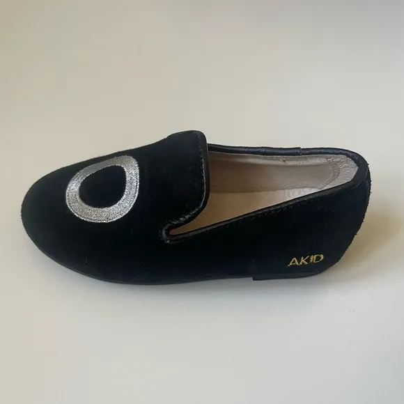 Akid x Mara &amp; Mine Kid’s XO Embroidered Loafers