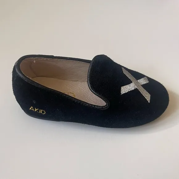 Akid x Mara &amp; Mine Kid’s XO Embroidered Loafers