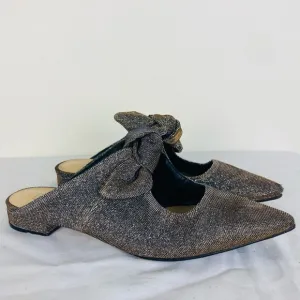 Alexandre Birman metallic pointed toe mules with bow detail. Size 35 (US 5)