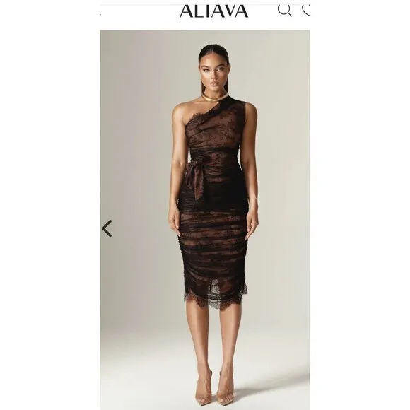 Aliava Fatima Lace Ruched Scalloped Neckline Midi Dress w/Belt Sz Small