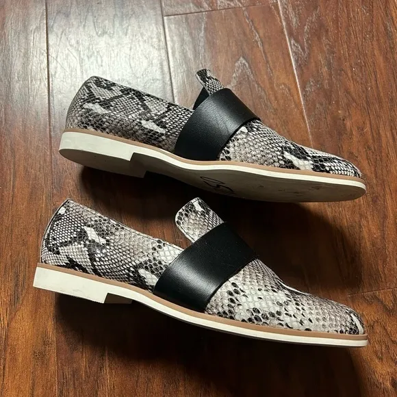 ALL BLACK SNAKE EMBOSSED LEATHER LOAFERS