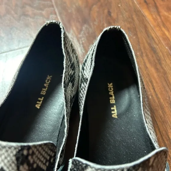 ALL BLACK SNAKE EMBOSSED LEATHER LOAFERS