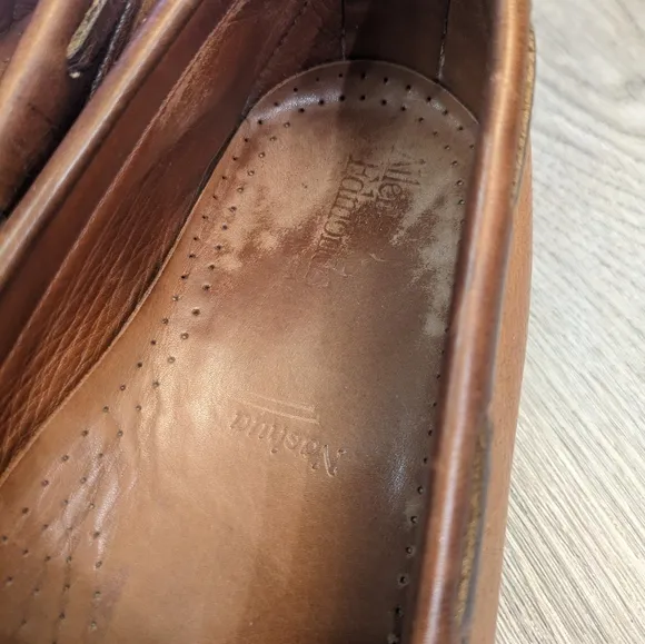 Allen Edmonds Nashua Brown Leather Tassel Loafers. Size 10