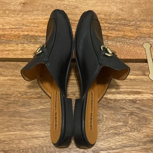 Andre Assous Black Italian Leather Gold Buckle Slip-in Loafers Sz 7