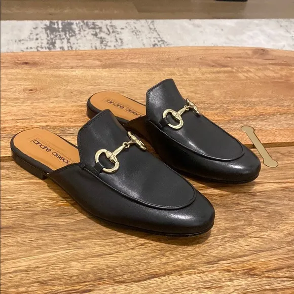 Andre Assous Black Italian Leather Gold Buckle Slip-in Loafers Sz 7