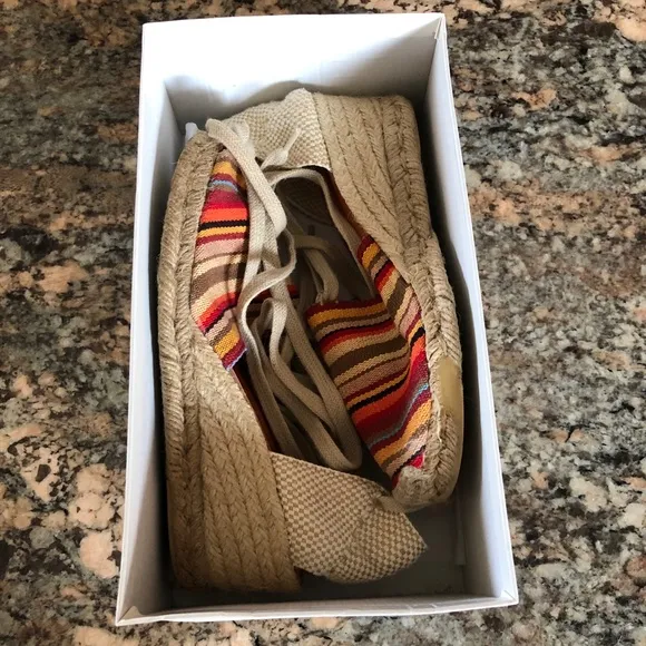 Andre Assous, Espadrilles w/matching Shoulder Bag