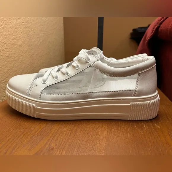 Anthropology Seychelles Women's White Sneakers. Leather and mesh, toe cap. Sz 8