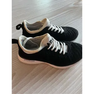 APL TechLoom Phantom mesh sneakers size 6.5