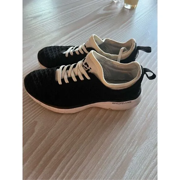 APL TechLoom Phantom mesh sneakers size 6.5
