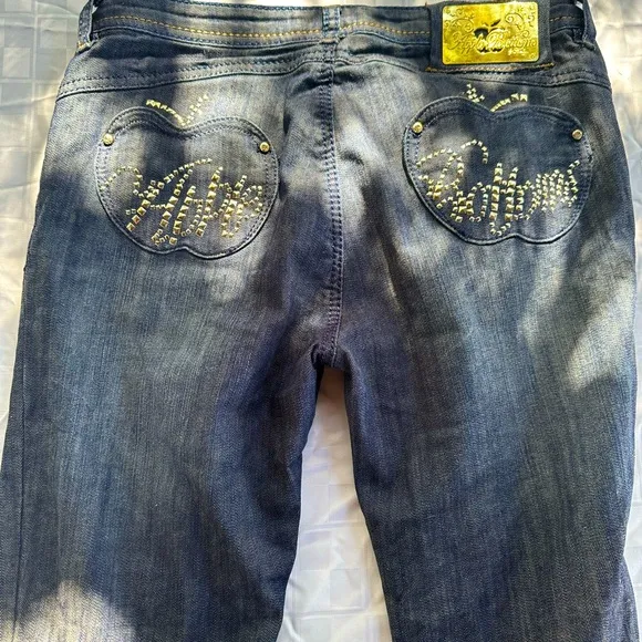 Apple bottom jeans