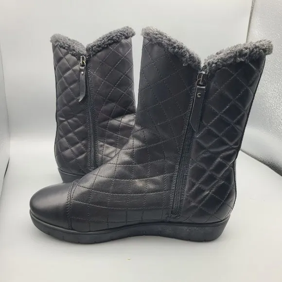 Aquatalia Boots Womens Black Quilted Leather Double zip flat lined sz 9 excellen