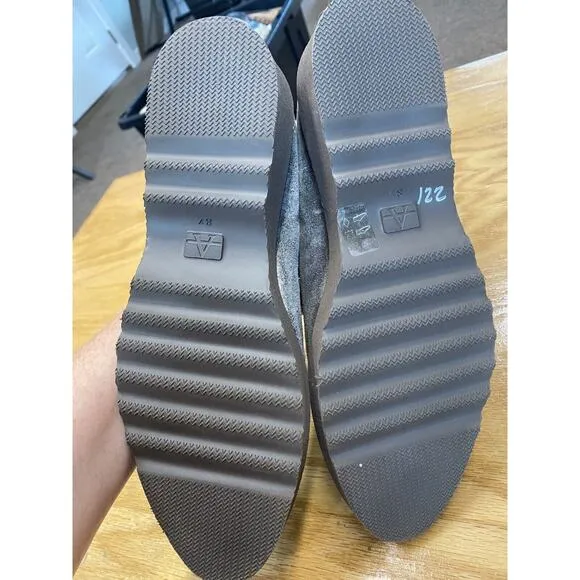 Aquatalia Kelsey Loafer Women's 8.5 Gray Suede Low Closed Toe Comfort Flats S43
