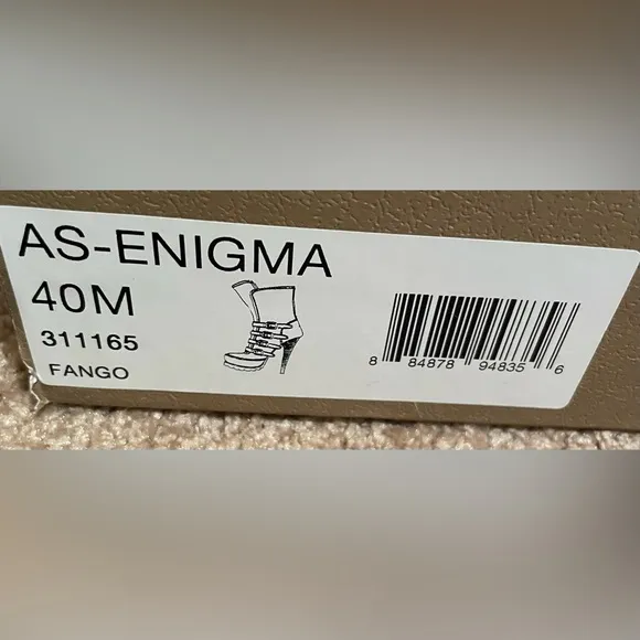 ASH ITALIA ENIGMA FUR BOOTS NEW IN BOXSIZE 10/40