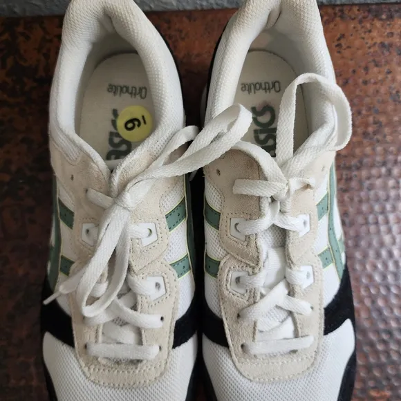 ASICS Lyte Classic Sneakers