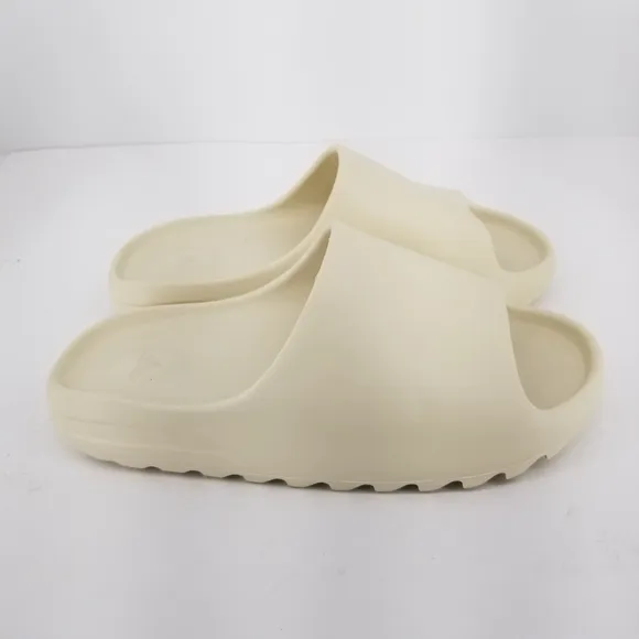 B61 Adidas Mens Slides Sandals Cream Size 12 Sandals Slip On Beach Shoes
