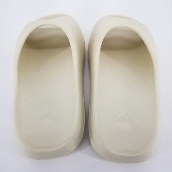 B61 Adidas Mens Slides Sandals Cream Size 12 Sandals Slip On Beach Shoes