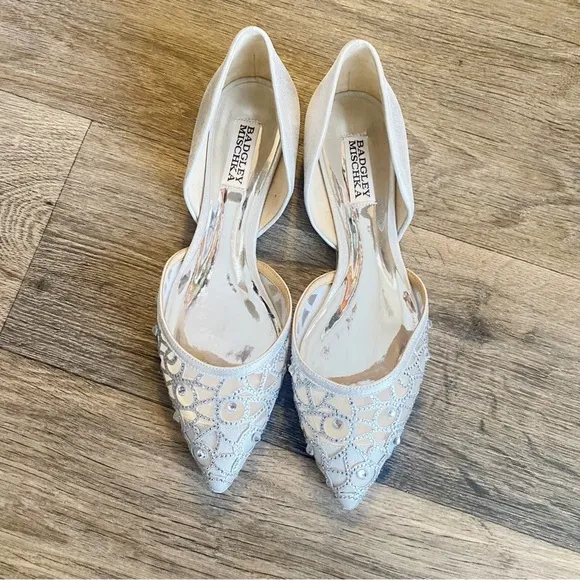 BADGLEY MISCHKA Silver Embellished Pointed Rhinestone Flats Size 8