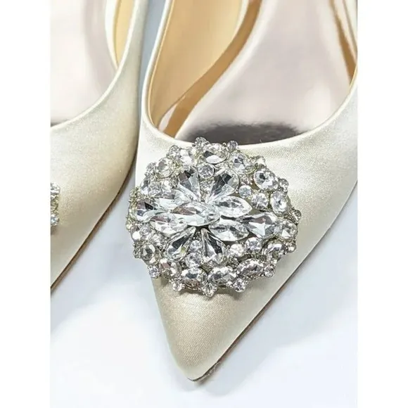 Badgley Mischka Women's Davis Embellished Ivory Satin Flats Size 6.5 (MSRP $195)
