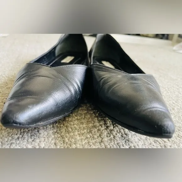 BALENCIAGA Women’s Black Leather Pointed Flats
