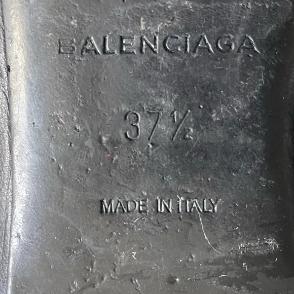 BALENCIAGA Women’s Black Leather Pointed Flats