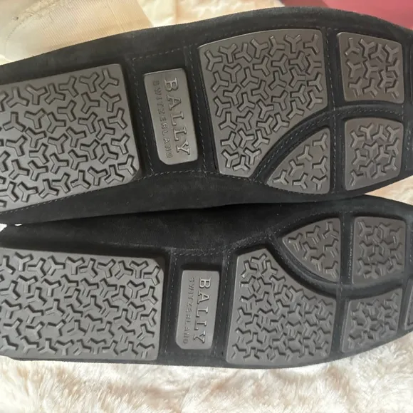 Bally Black Loafers size 6 with Elegant Slip-On Design
