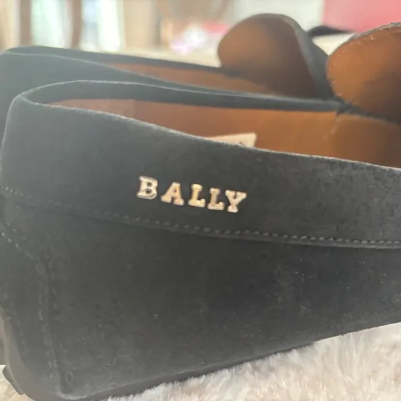 Bally Black Loafers size 6 with Elegant Slip-On Design