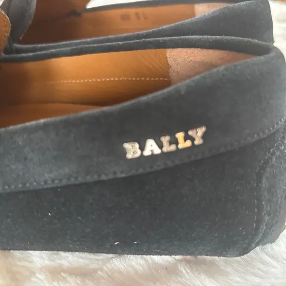 Bally Black Loafers size 6 with Elegant Slip-On Design
