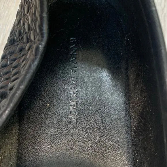 Banana Republic Black Genuine Leather Embossed Slip On Flat Loafers- Size 10