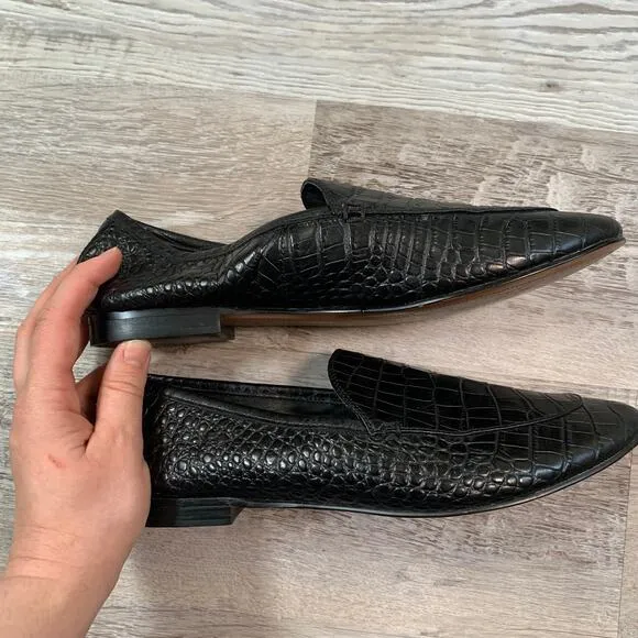 Banana Republic Black Genuine Leather Embossed Slip On Flat Loafers- Size 10