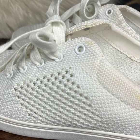 Banana Republic White Mesh Sneaker With Pink Stripe​​