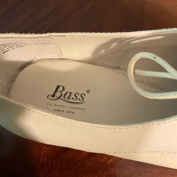 Bass White Tie Leather Loafers. Size 9.5W  gently worn.