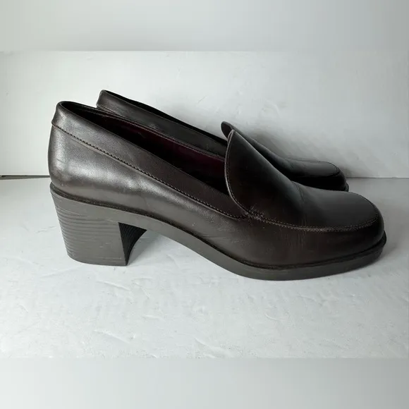 Bass women’s Vintage 90s Heeled Leather Loafers Academia Chocolate Brown size 10