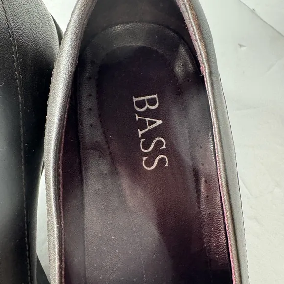 Bass women’s Vintage 90s Heeled Leather Loafers Academia Chocolate Brown size 10