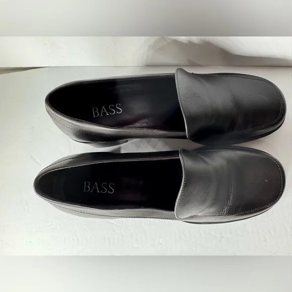 Bass women’s Vintage 90s Heeled Leather Loafers Academia Chocolate Brown size 10