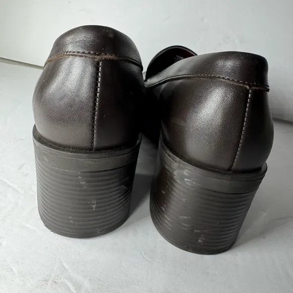 Bass women’s Vintage 90s Heeled Leather Loafers Academia Chocolate Brown size 10