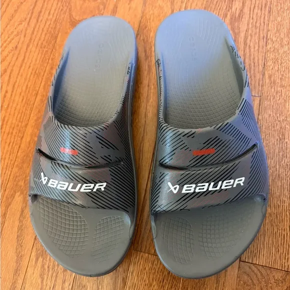 Bauer/Oofos Next Game Sport Slide Slippers in Gray size Men11 Women13
