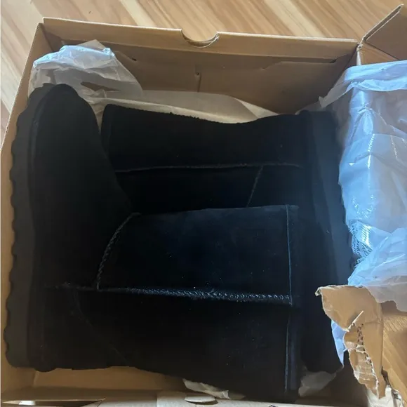 Bearpaw Elle Suede Fur Lined Boots in Black Size 6 New in Box