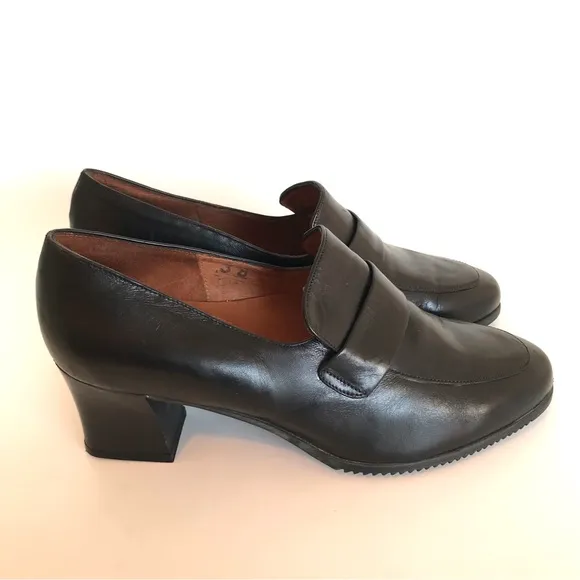 Beautifeel Rubber Soled Block Healed Loafers (7.5)