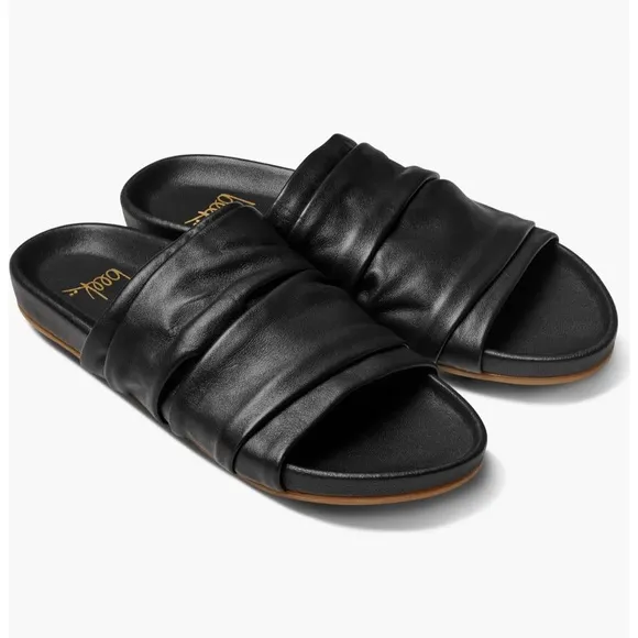 Beek Minla Slide Sandals, women’s size 8. Black leather ruched slides shoes