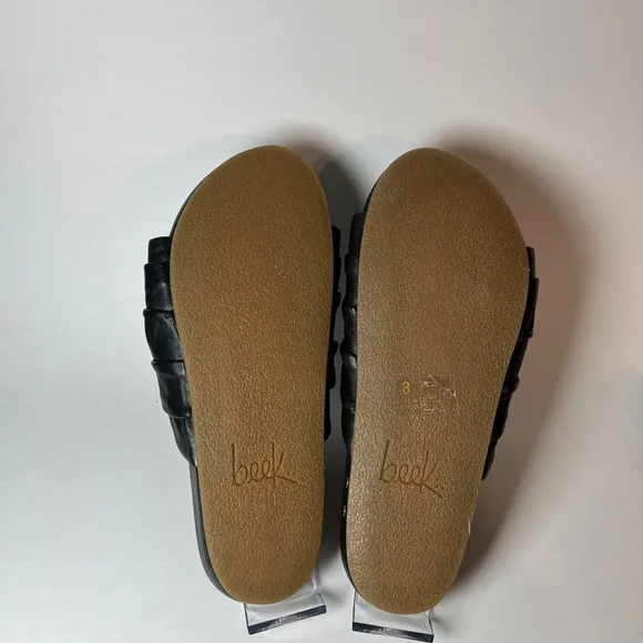 Beek Minla Slide Sandals, women’s size 8. Black leather ruched slides shoes