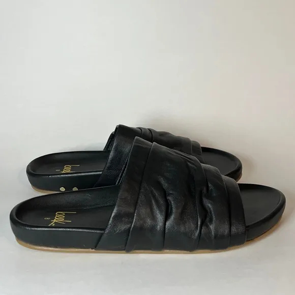Beek Minla Slide Sandals, women’s size 8. Black leather ruched slides shoes