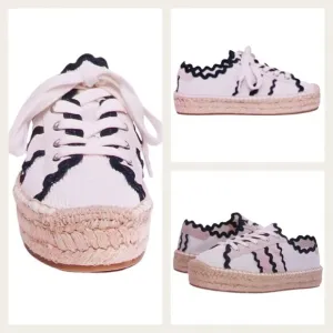 Bernardo Vale Scalloped Mesh Espadrille Sneakers EUC $159 Size 9.5  S1549