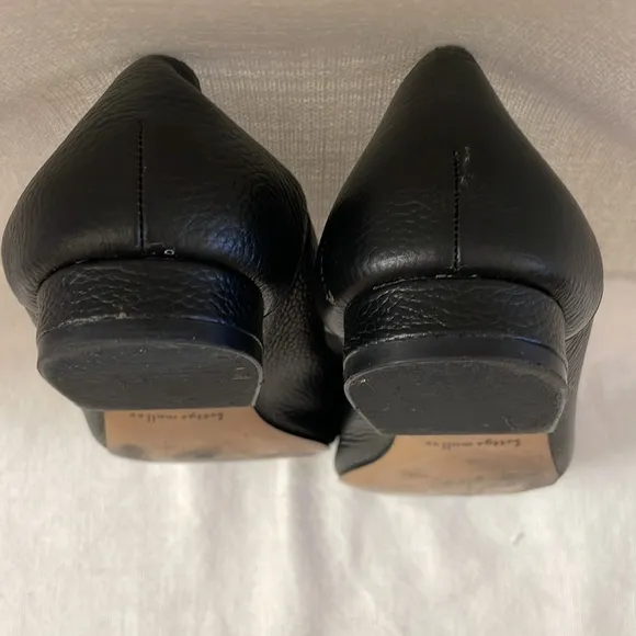 Bettye Muller New York Black flat loafers. Grained leather. Women’s size 9
