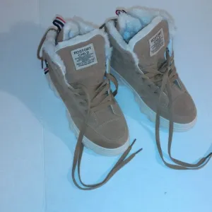 Bikk embebgs fur ankle boots adjusting straps in the back lightly worn size 8